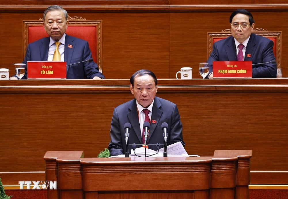 Đồng chí Nguyễn Văn Hùng, Ủy viên Trung ương Đảng, Bí thư Đảng ủy, Bộ trưởng Bộ Văn hóa, Thể thao và Du lịch, trình bày tham luận “Phát huy sức mạnh nội sinh của văn hóa, con người Việt Nam - nền tảng cho phát triển nhanh và bền vững đất nước trong kỷ nguyên mới Văn hóa: