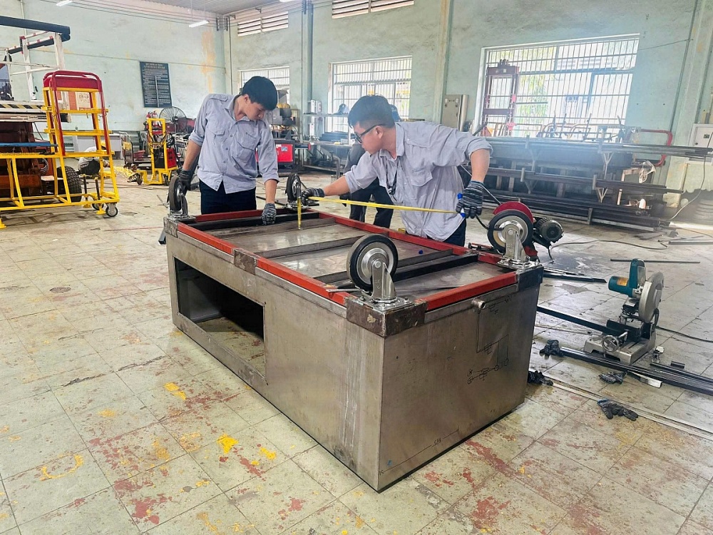 Sáng kiến làm lợi nhiều tỷ đồng - Công đoàn biến thi đua thành lợi thế cạnh tranh kỹ thuật