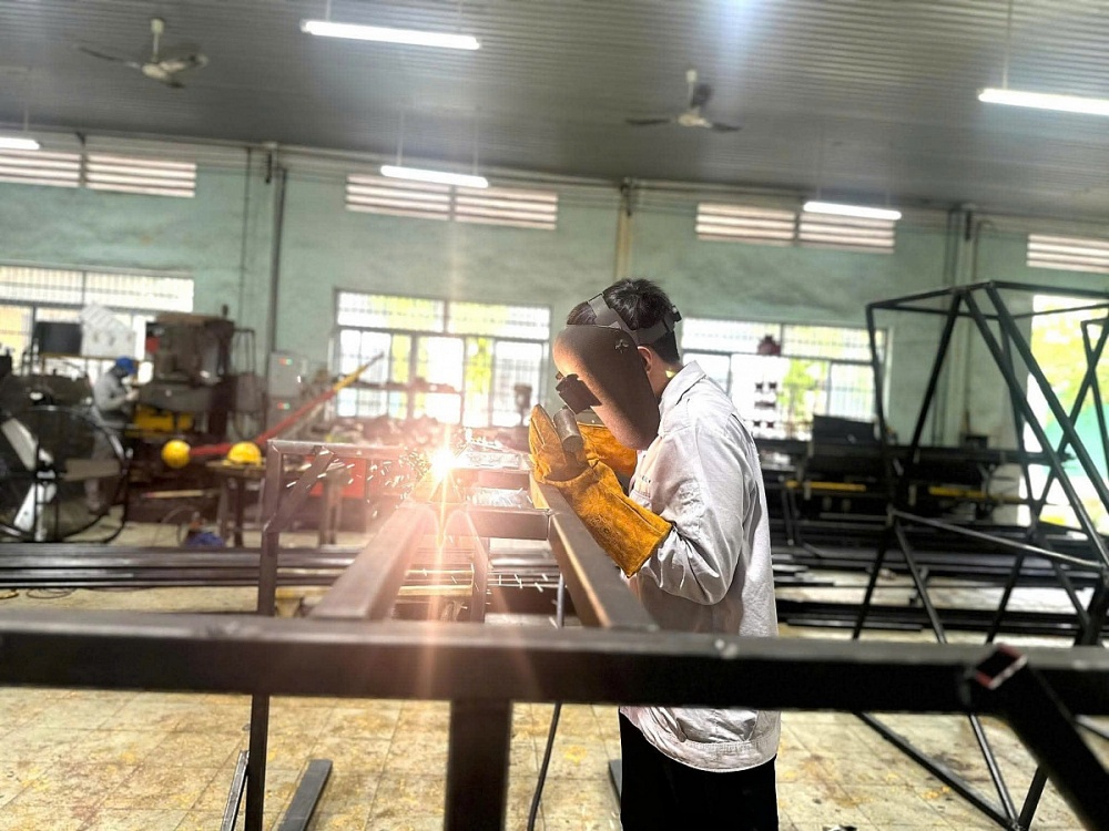 Sáng kiến làm lợi nhiều tỷ đồng - Công đoàn biến thi đua thành lợi thế cạnh tranh kỹ thuật