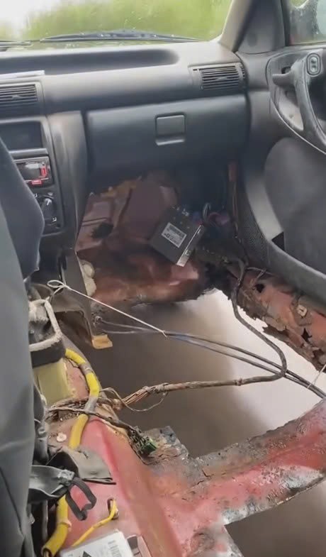 Clip xe không gầm chạy bon bon thu hút sự chú ý