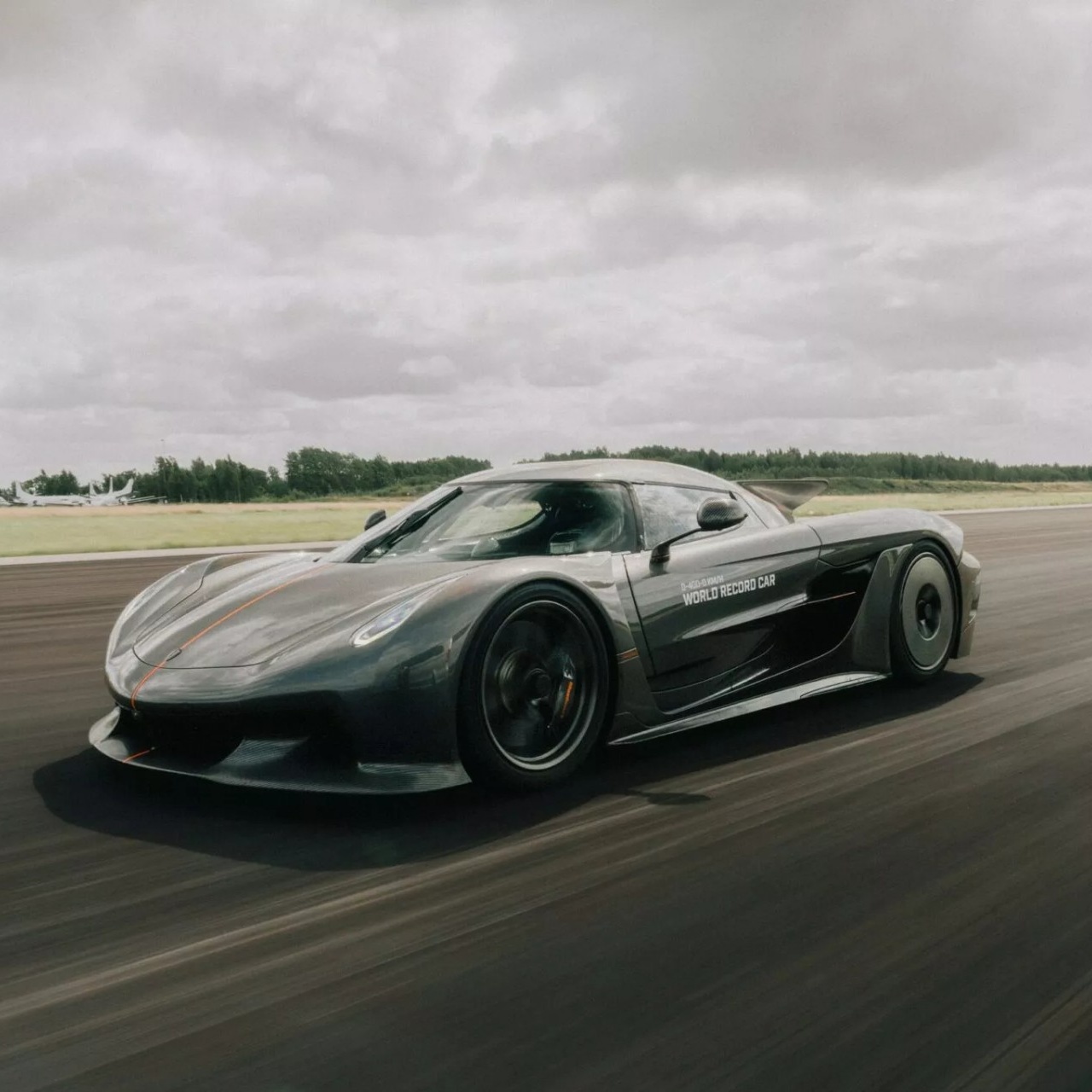 Koenigsegg Jesko Absolut thiết lập kỷ lục thế giới mới cho thử thách 0-400-0 km/h