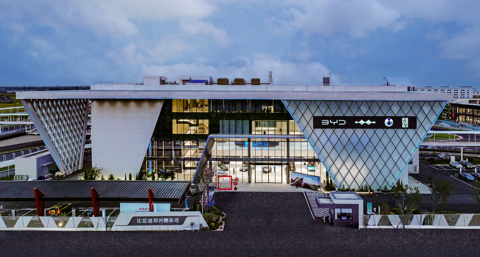 BYD mở cửa trường đua địa hình cho xe điện ở Trung Quốc, đầu tư hơn 18 nghìn tỷ đồng