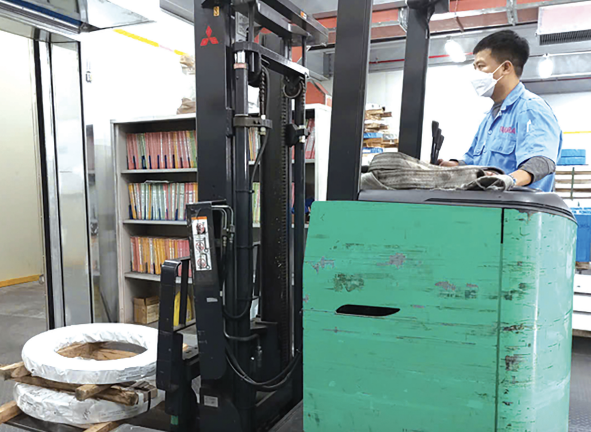 Anh Lã Thanh Dương vẫn quay trở lại với công việc cũ và gắn bó với công ty sau sự cố. Ảnh: NVCC.