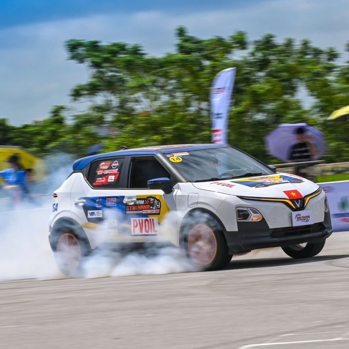 Các nhà vô địch PVOIL VGC 2025 lần đầu nâng cúp tại Thanh Hoá