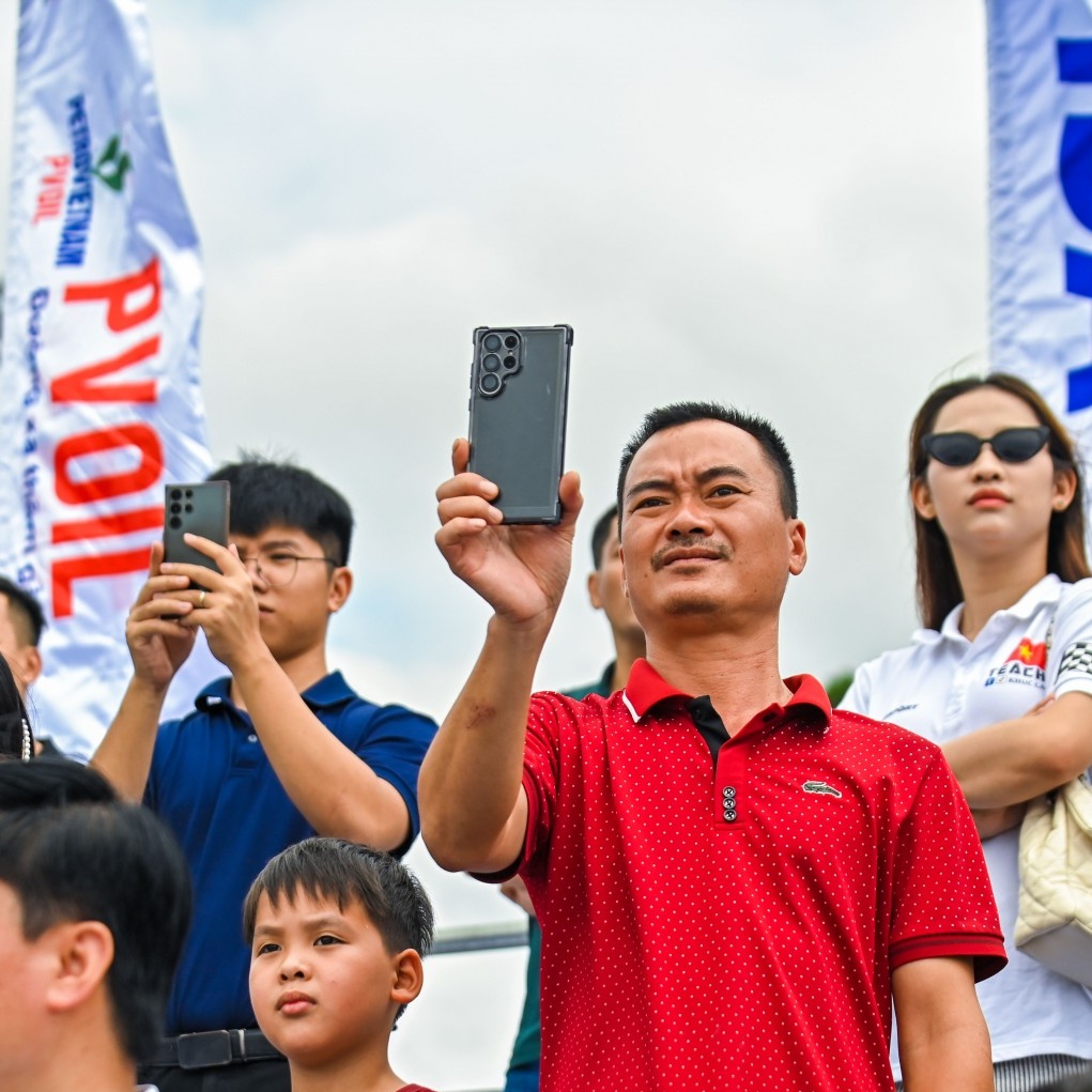 Khán giả Thanh Hoá phấn khích khi lần đầu chung kết PVOIL VGC 2025 tổ chức tại quê nhà