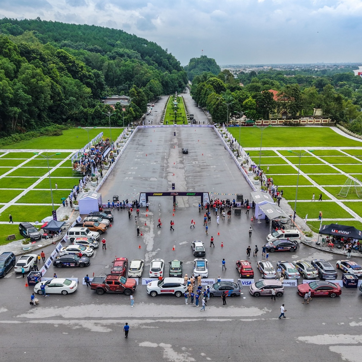 Trao tặng 100 triệu đồng cho Thanh Hóa tại Lễ Khai mạc PVOIL VGC 2025