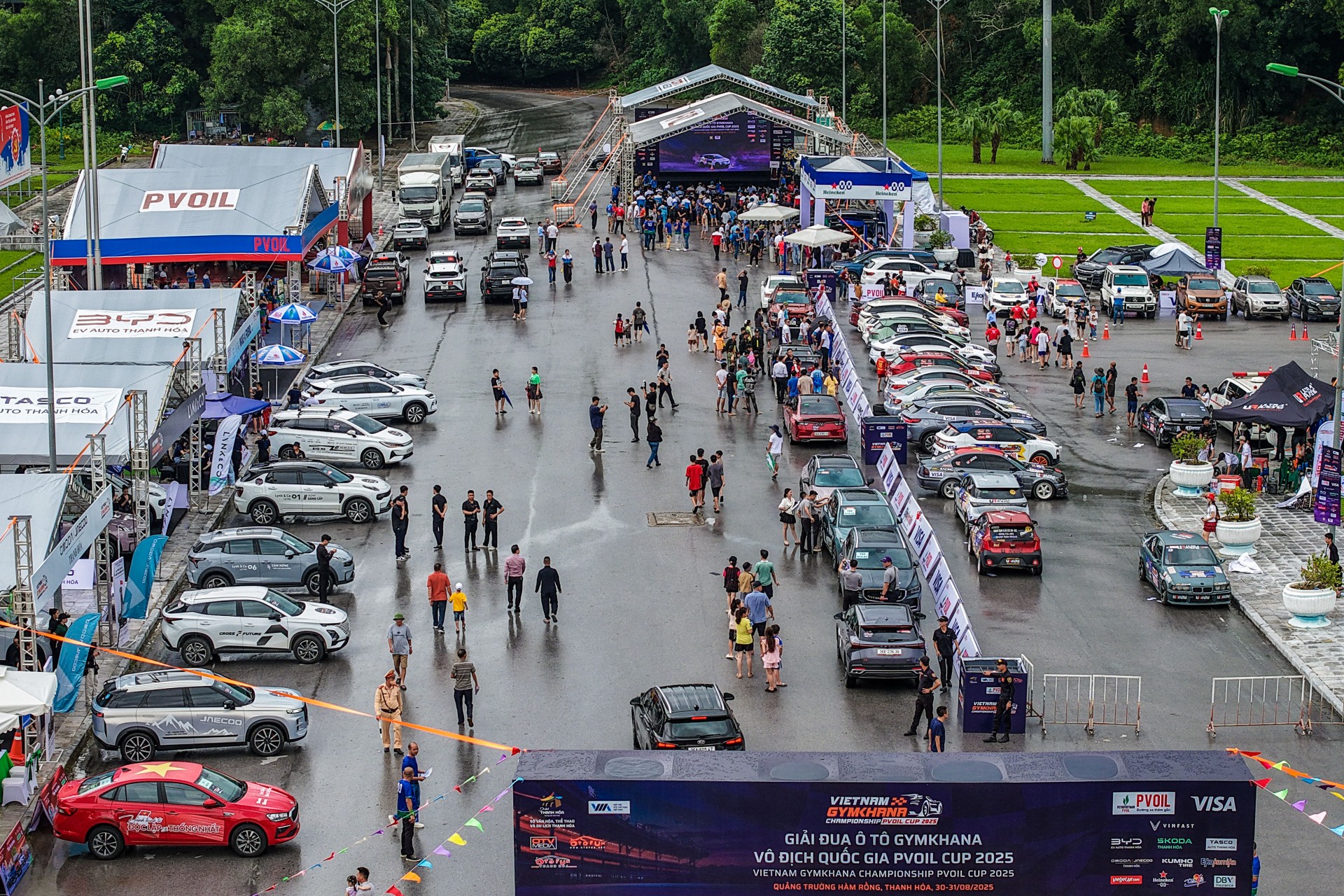 Khán giả Thanh Hoá phấn khích khi lần đầu chung kết PVOIL VGC được tổ chức tại quê nhà