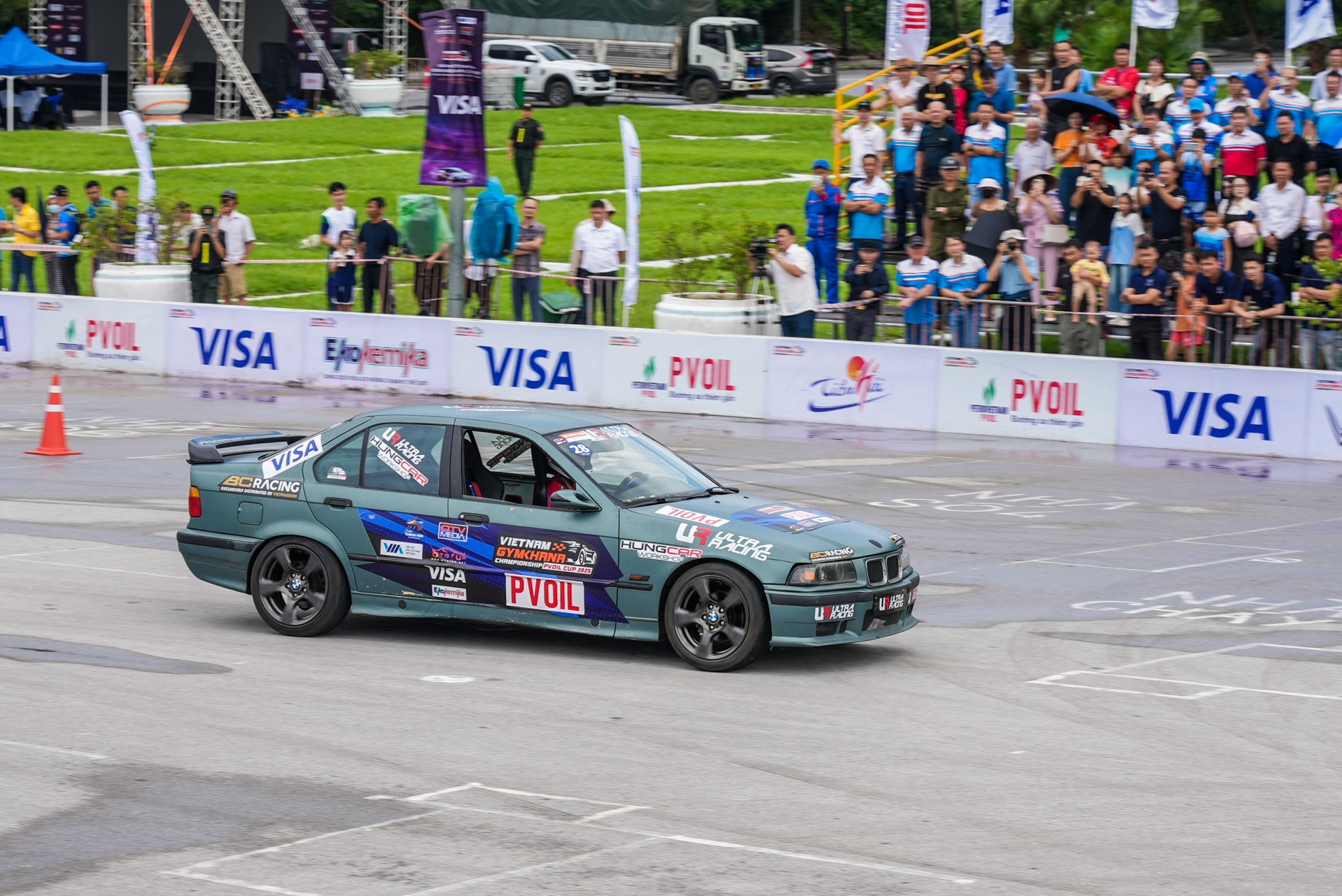 Khán giả Thanh Hoá phấn khích khi lần đầu chung kết PVOIL VGC được tổ chức tại quê nhà