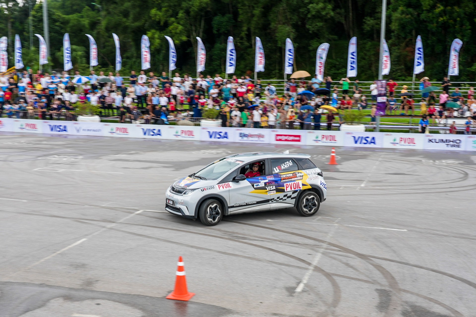 Khán giả Thanh Hoá phấn khích khi lần đầu chung kết PVOIL VGC được tổ chức tại quê nhà