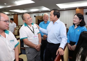 Công đoàn TP HCM chăm lo Tết: Điểm tựa bền bỉ cho công nhân lao động