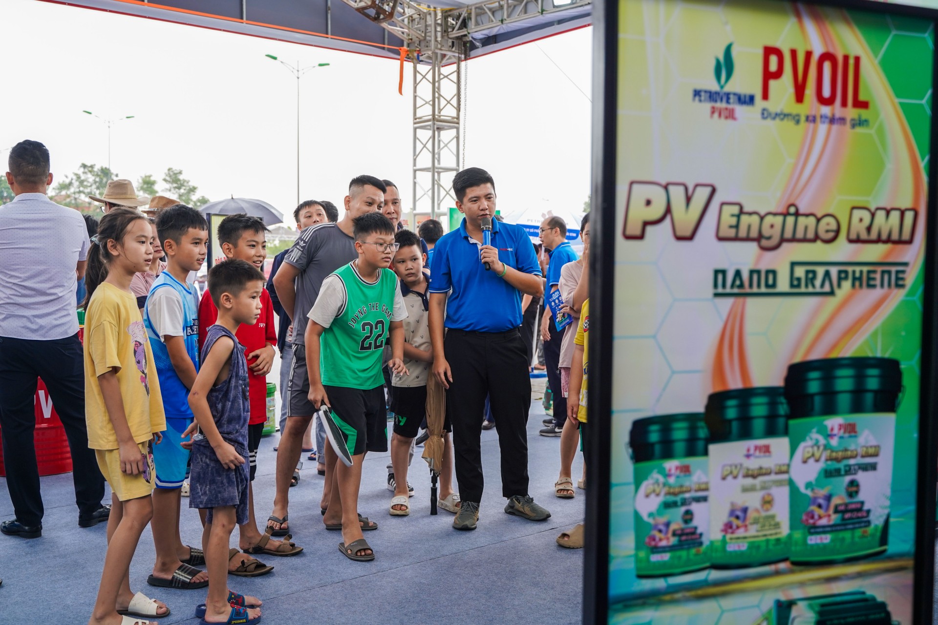 Khán giả Thanh Hoá phấn khích khi lần đầu chung kết PVOIL VGC được tổ chức tại quê nhà