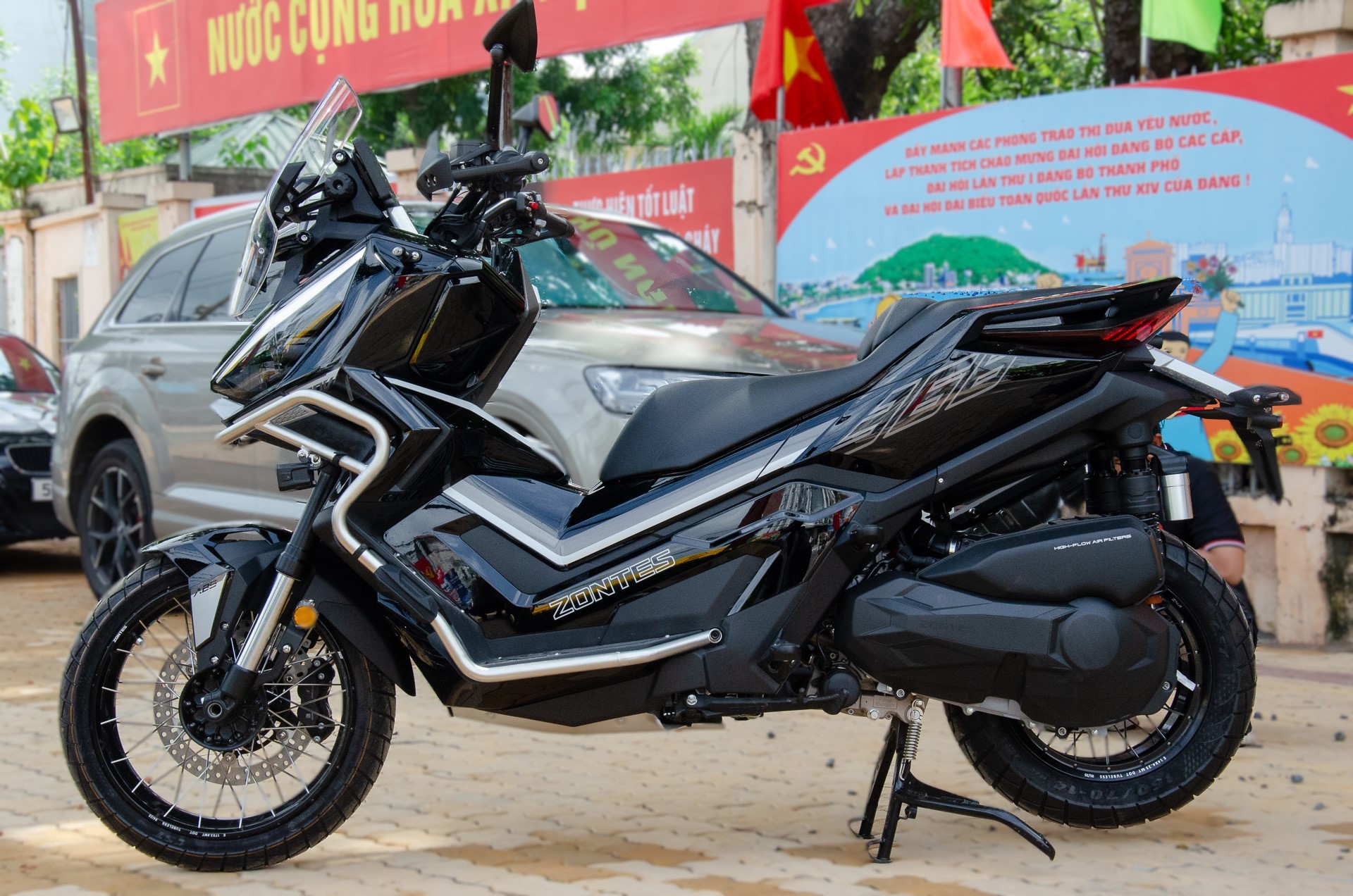 Cận cảnh Zontes 368G, xe tay ga Trung Quốc giá 138 triệu đồng Cận cảnh Zontes 368G, xe tay ga Trung Quốc giá 138 triệu đồng