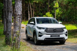 Toyota Innova Cross vững ngôi số 1 phân khúc xe hybrid tại Việt Nam, áp đảo phân khúc xe MPV