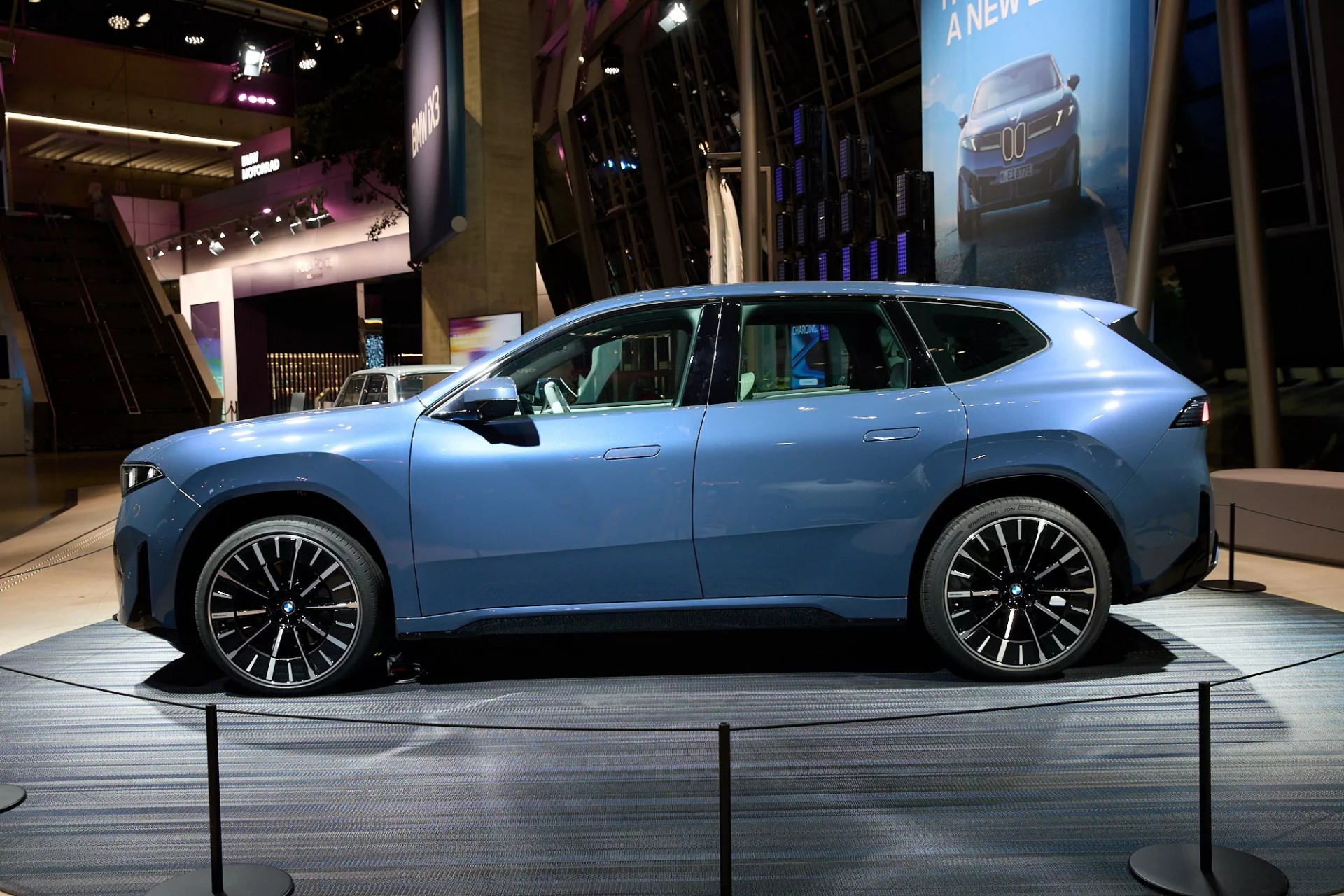 SUV điện cao cấp BMW iX3 thế hệ mới chính thức ra mắt lần đầu tiên tại IAA Mobility 2025