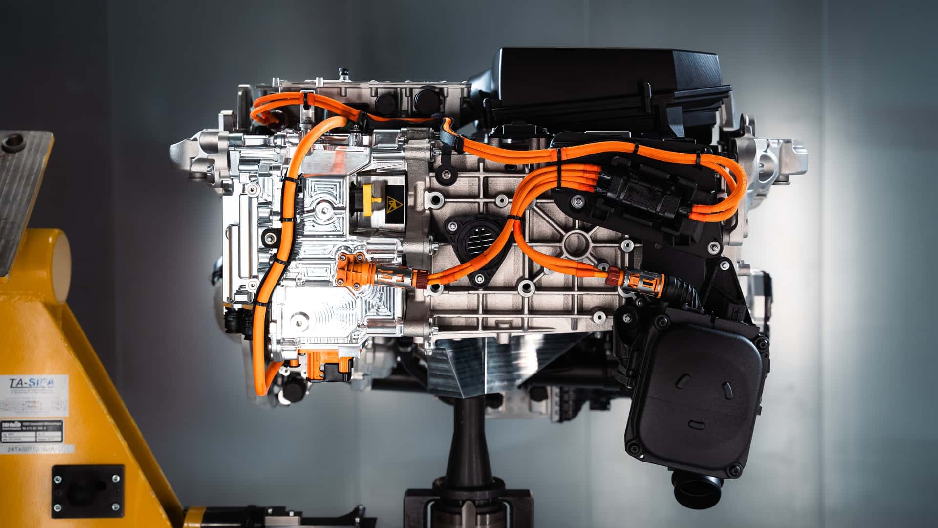 Hệ thống pin nhiên liệu hydro thế hệ thứ ba của BMW được phát triển song hành với xe điện thuần