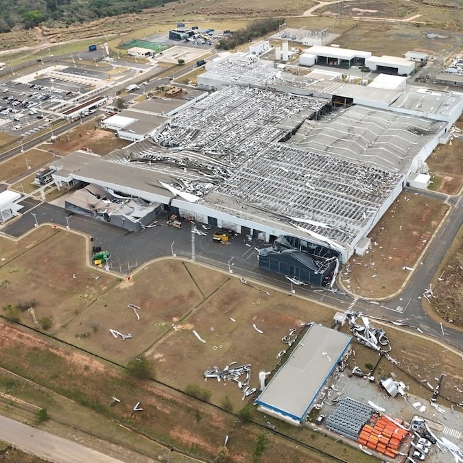 Nhà máy động cơ Toyota bị tàn phá bởi bão có sức gió 100 km/h, ảnh hưởng đến việc giao xe Yaris Cross