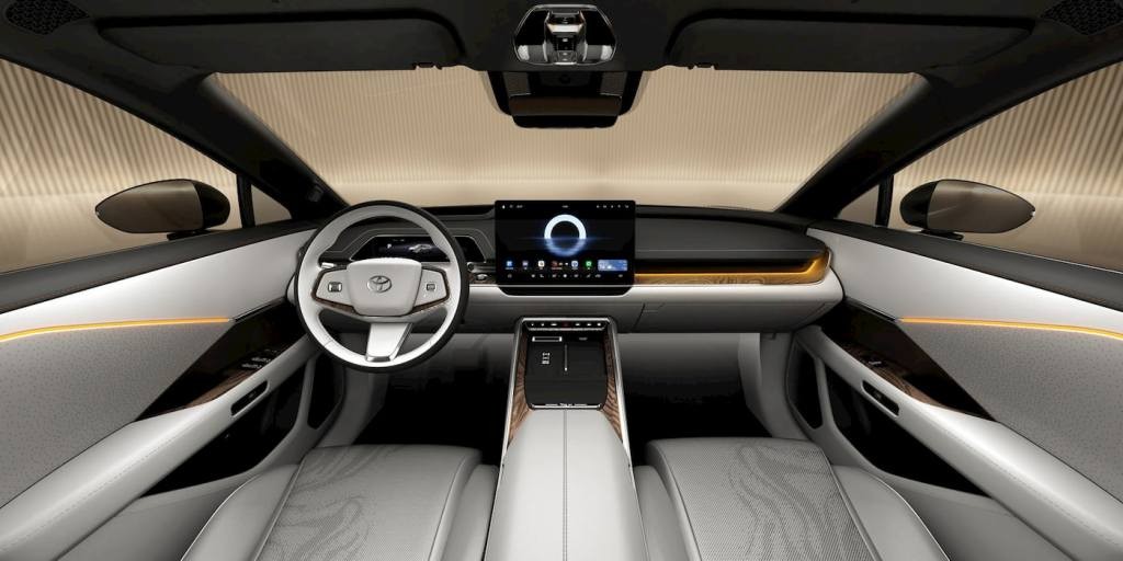 Sedan điện Toyota bZ7 được vén màn, sử dụng hệ sinh thái Xiaomi và hệ điều hành Huawei