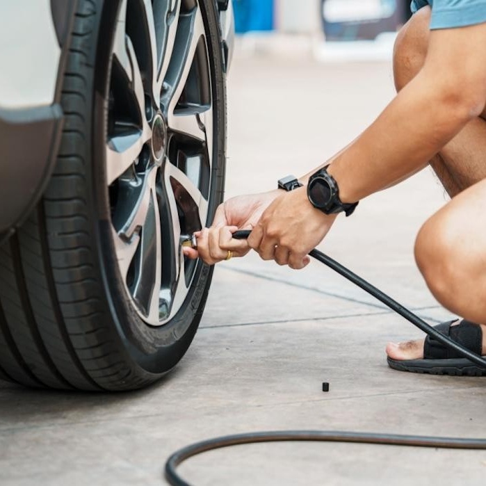 Tại sao lốp xe luôn bị xì hơi cho dù không hề thủng?