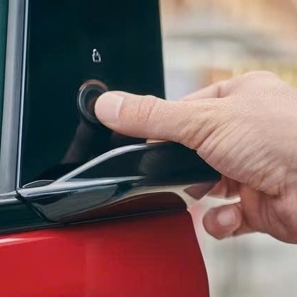 Tay nắm cửa ô tô dạng ẩn: Lợi bất cập hại