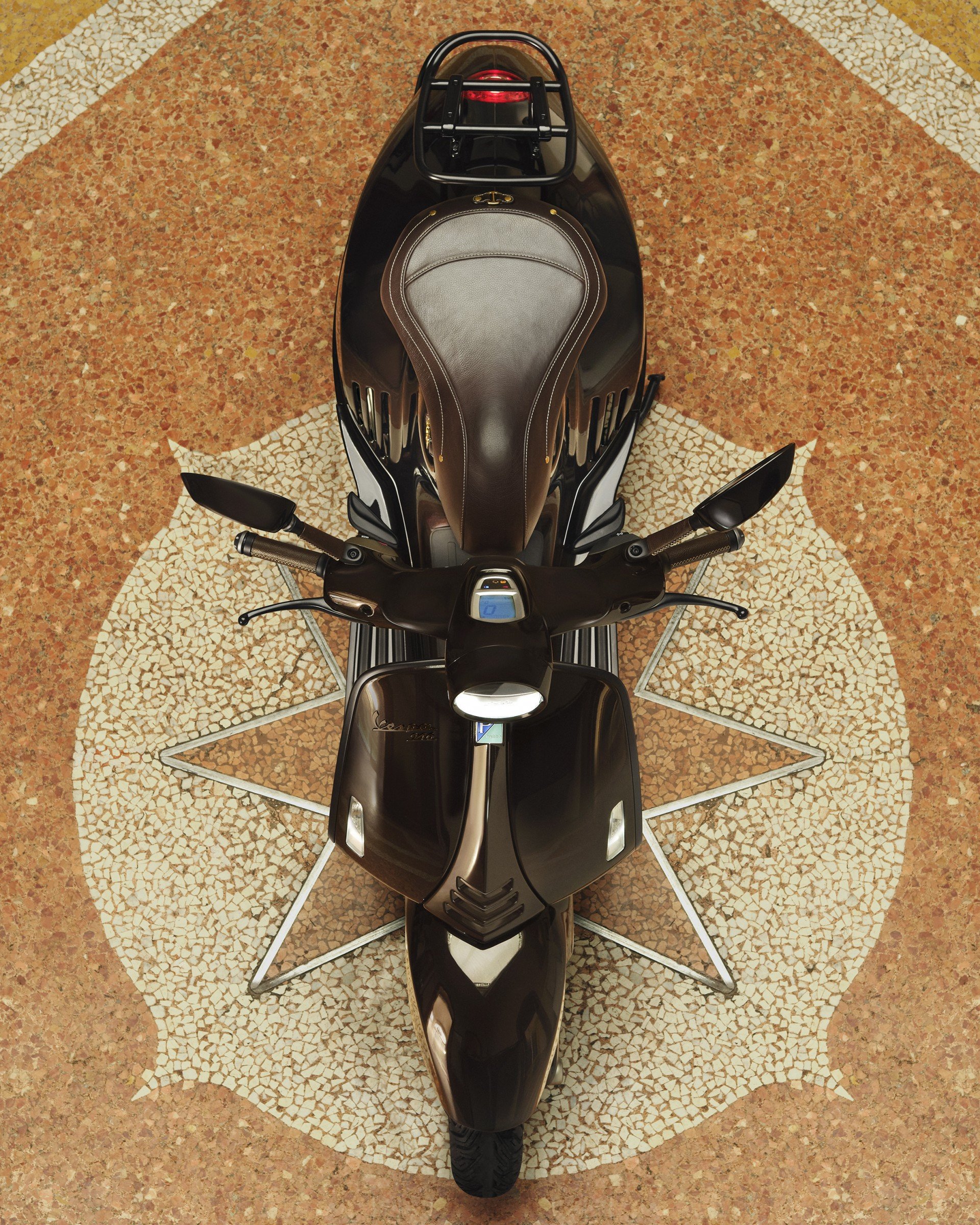 Vespa 946 Horse 2026 ra mắt, chỉ 888 xe toàn cầu