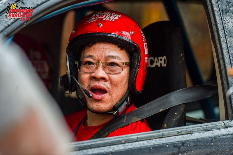 Muôn vẻ cảm xúc trên gương mặt lấm lem của các tay đua PVOIL VOC 2025