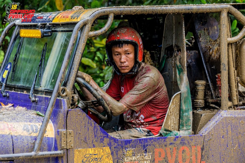 Muôn vẻ cảm xúc trên gương mặt lấm lem của các tay đua PVOIL VOC 2025