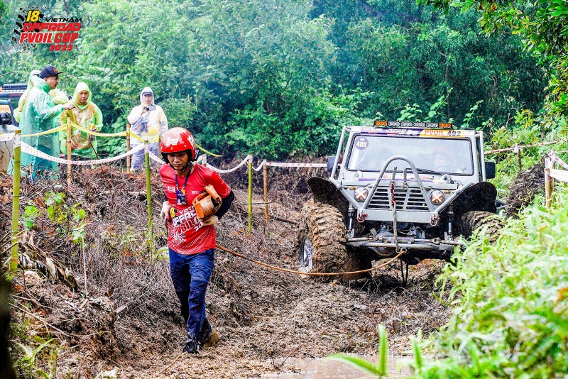 Muôn vẻ cảm xúc trên gương mặt lấm lem của các tay đua PVOIL VOC 2025