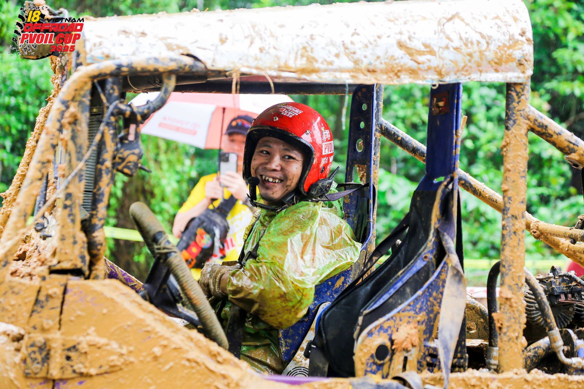 Hạng chuyên nghiệp PVOIL VOC 2025: Bùn, khói và bản lĩnh của những tay lái thép