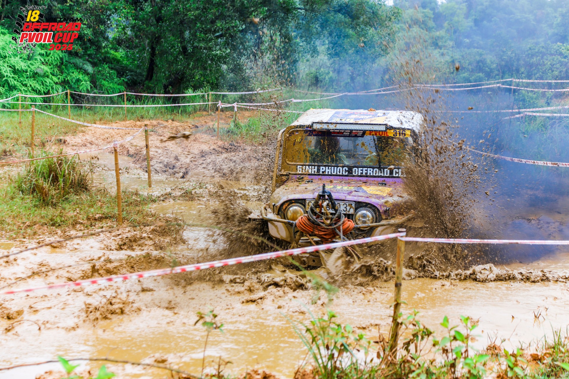 Hạng chuyên nghiệp PVOIL VOC 2025: Bùn, khói và bản lĩnh của những tay lái thép