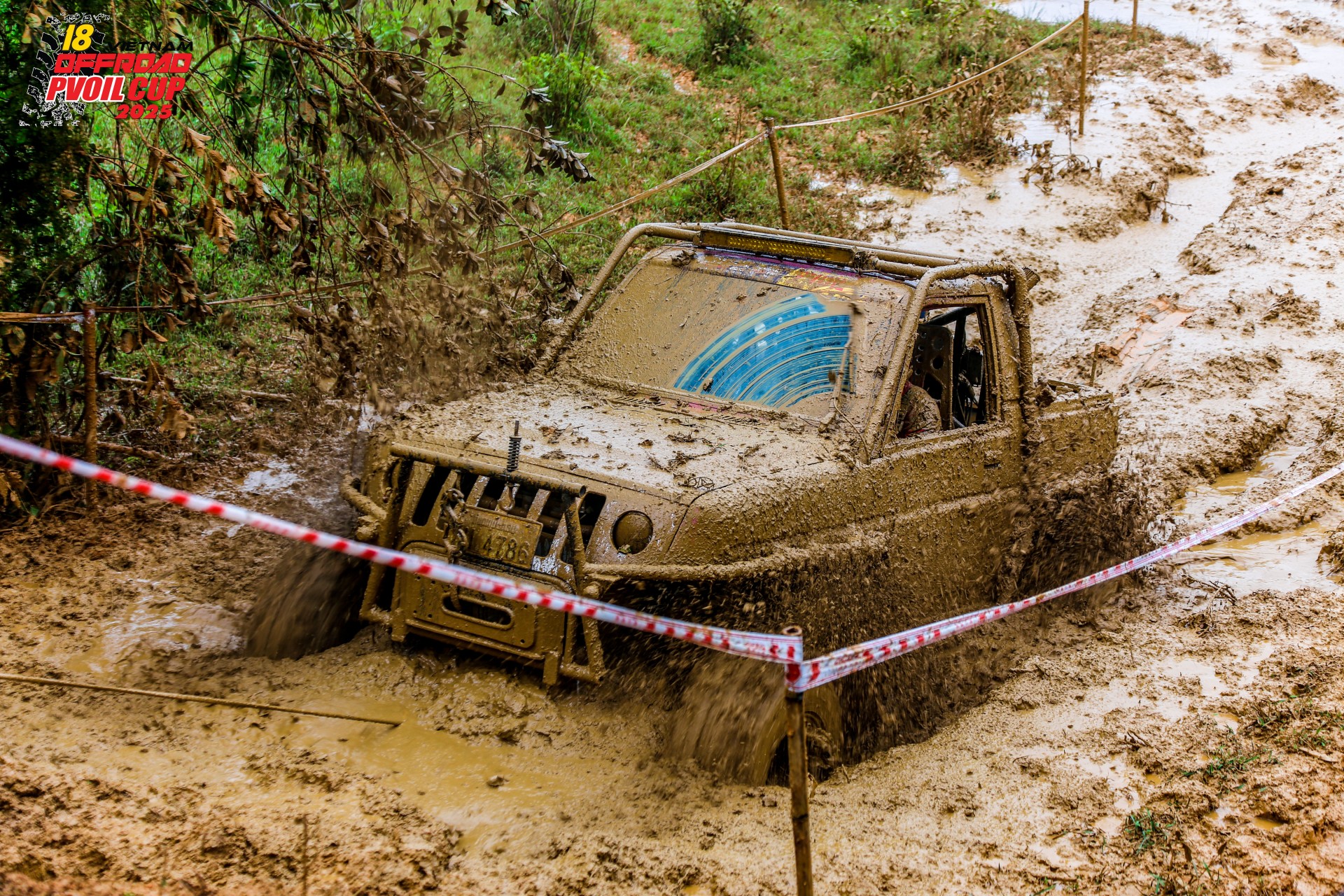 Hạng chuyên nghiệp PVOIL VOC 2025: Bùn, khói và bản lĩnh của những tay lái thép