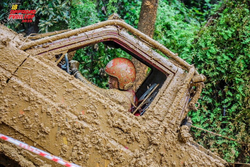 Muôn vẻ cảm xúc trên gương mặt lấm lem của các tay đua PVOIL VOC 2025