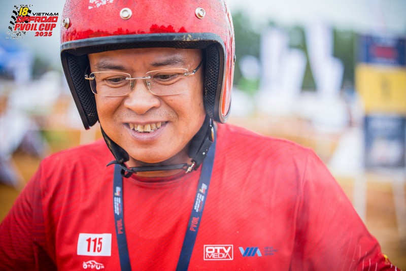 Muôn vẻ cảm xúc trên gương mặt lấm lem của các tay đua PVOIL VOC 2025