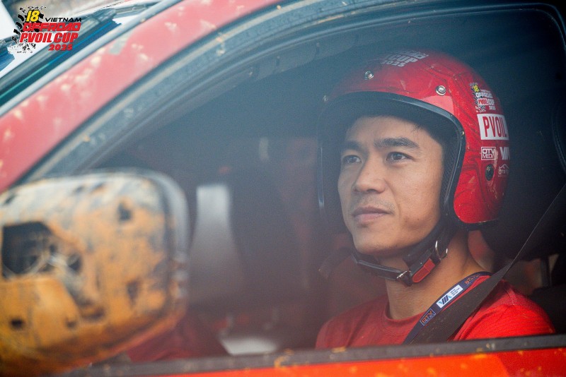 Muôn vẻ cảm xúc trên gương mặt lấm lem của các tay đua PVOIL VOC 2025