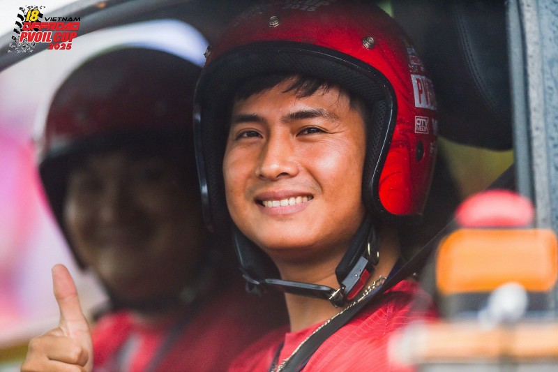 Muôn vẻ cảm xúc trên gương mặt lấm lem của các tay đua PVOIL VOC 2025