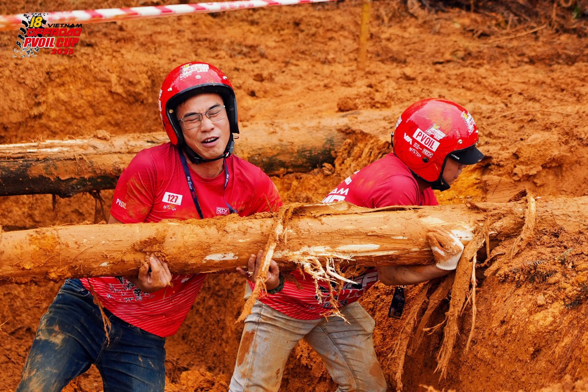 Đường 13 tại PVOIL VOC 2025 khó thế nào mà một nửa đội Hạng Cơ bản và Bán tải Nâng cao dính DNF?