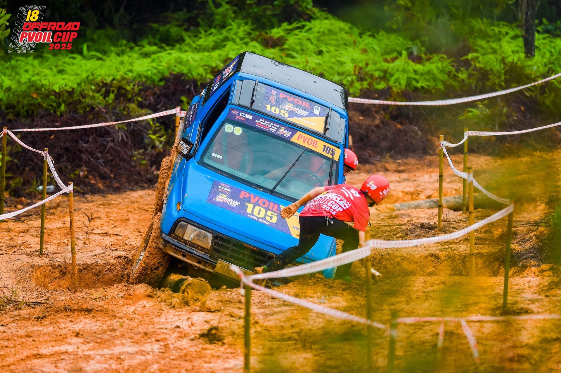 Đường 13 tại PVOIL VOC 2025 khó thế nào mà một nửa đội Hạng Cơ bản và Bán tải Nâng cao dính DNF?