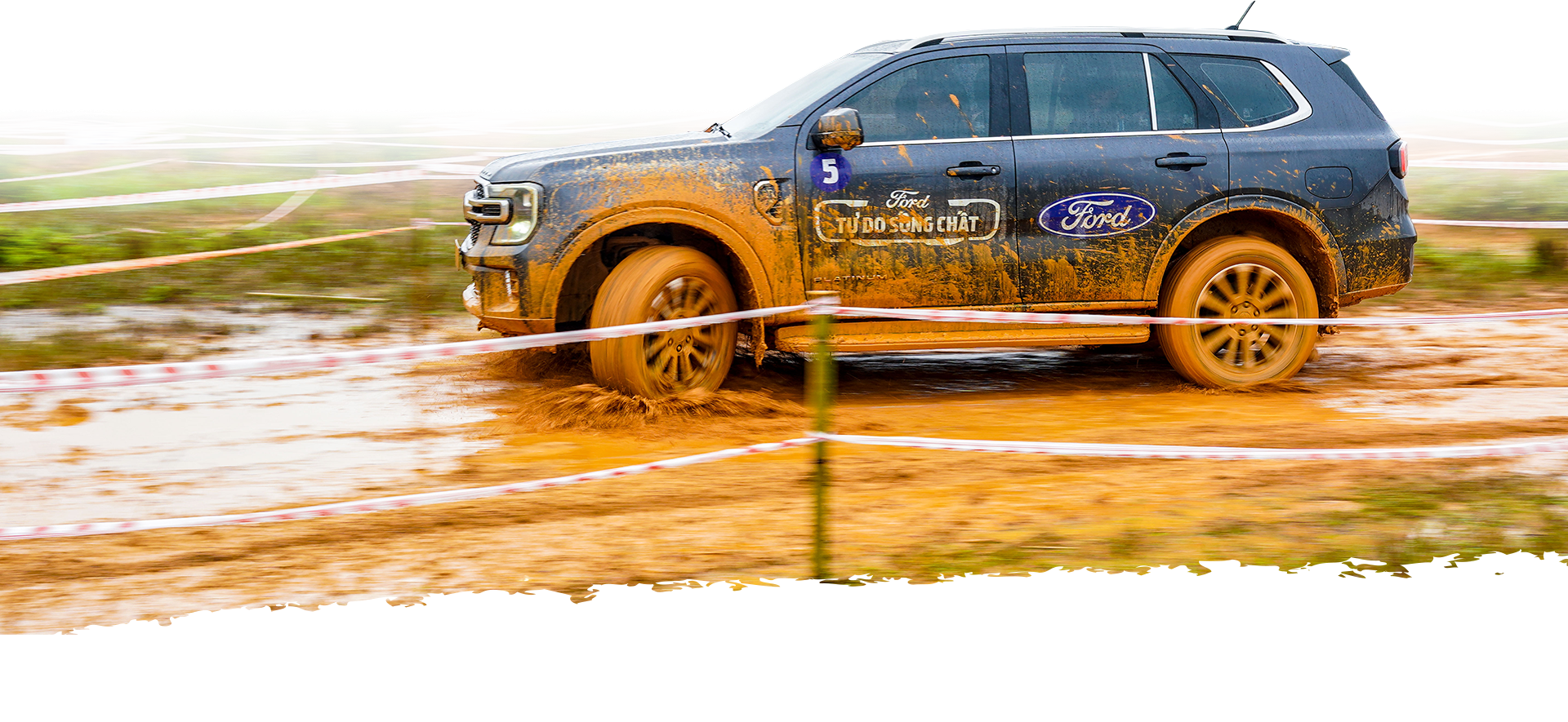 Cầm lái Ford tại VOC 2025: Bạn chọn “Quái vật” Raptor hay “Chuyên gia” Everest?