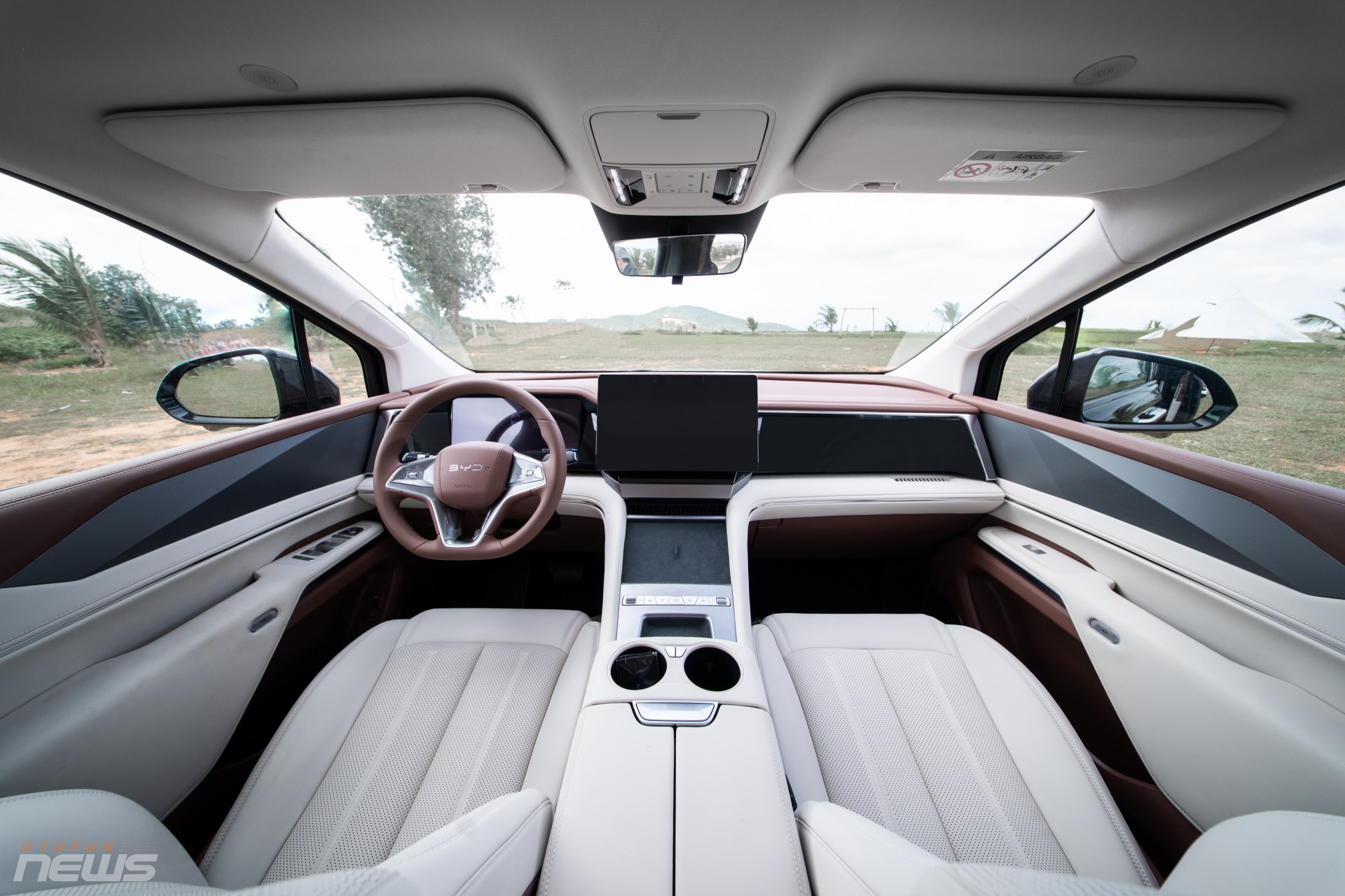 BYD M9 ra mắt, là chiếc MPV PHEV 7 chỗ đầu tiên ở thị trường Việt Nam, giá từ 2 đến gần 2,4 tỷ đồng