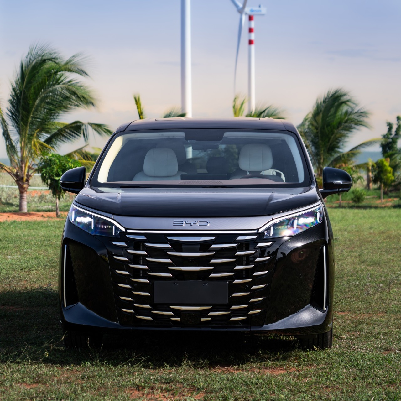 BYD M9 ra mắt, là chiếc MPV PHEV 7 chỗ đầu tiên ở thị trường Việt Nam, giá từ 2 đến gần 2,4 tỷ đồng