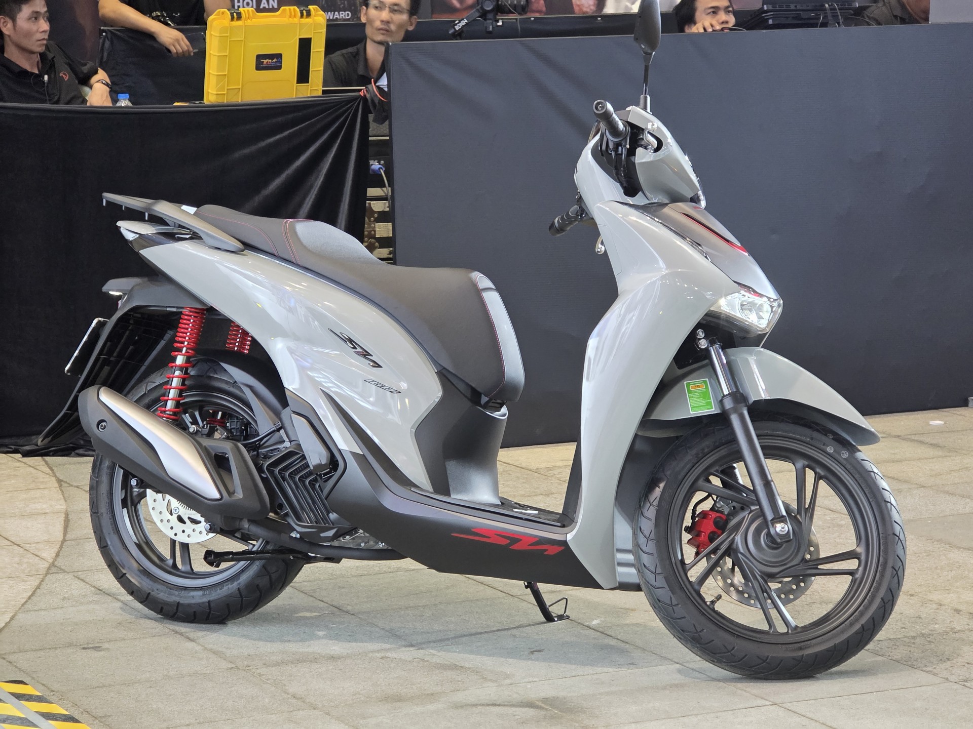 Honda ra mắt bộ đôi SH và Air Blade 2026: Thiết kế mới, nhiều trang bị đáng chú ý