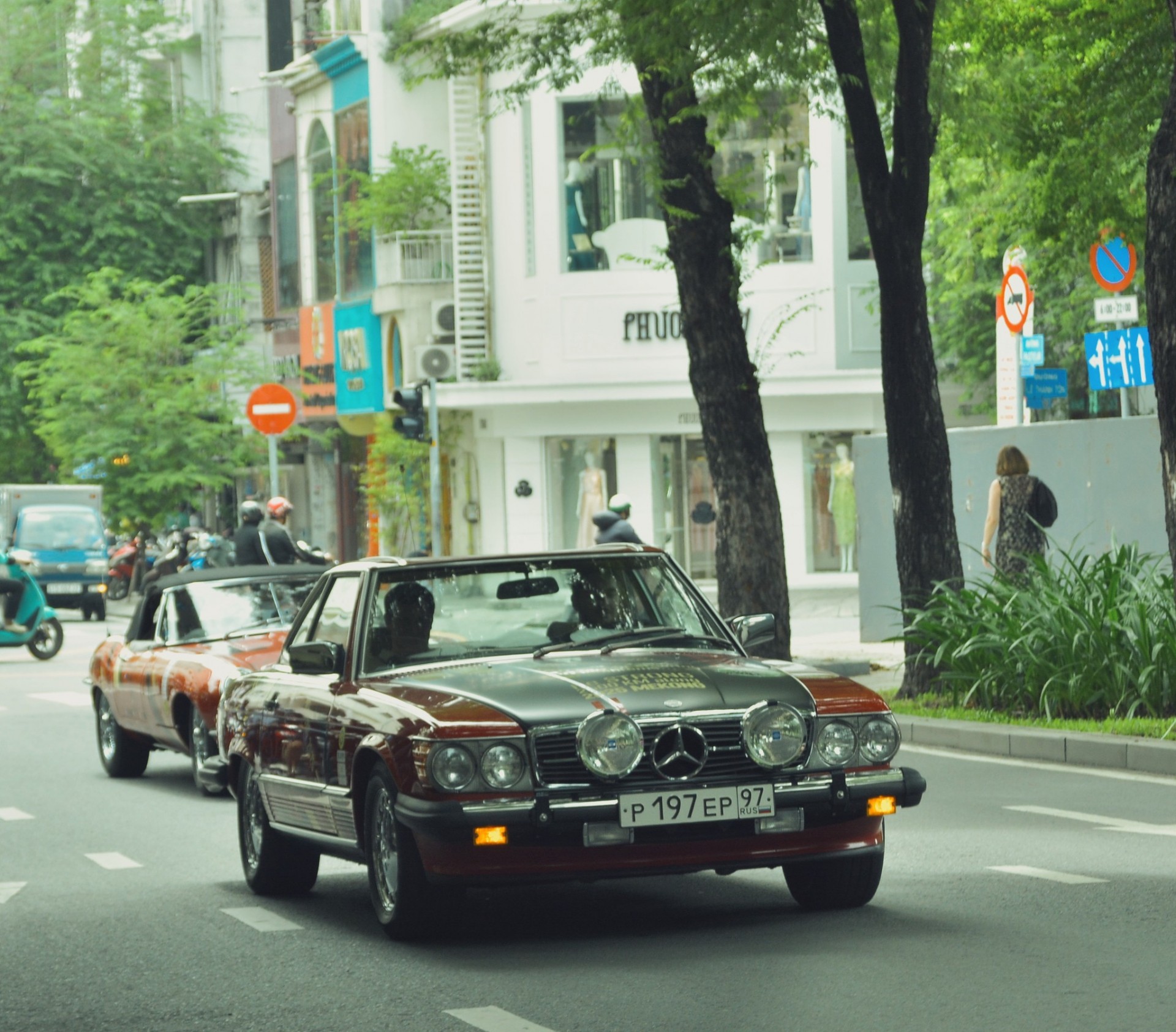 Dàn xe cổ châu Âu đổ bộ Việt Nam, khởi đầu hành trình Mekong 2025 Dàn xe cổ châu Âu đổ bộ Việt Nam, khởi đầu hành trình Mekong 2025