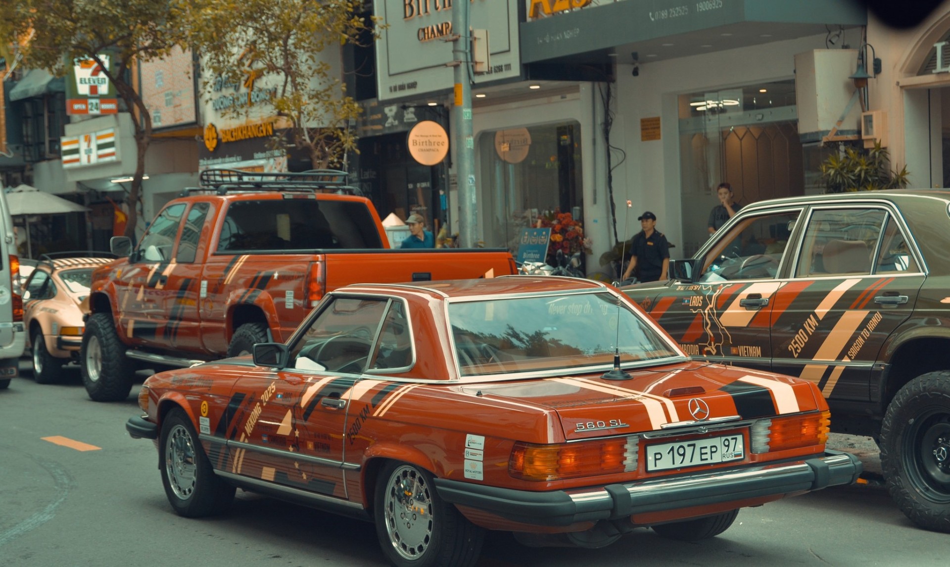 Dàn xe cổ châu Âu đổ bộ Việt Nam, khởi đầu hành trình Mekong 2025 Dàn xe cổ châu Âu đổ bộ Việt Nam, khởi đầu hành trình Mekong 2025