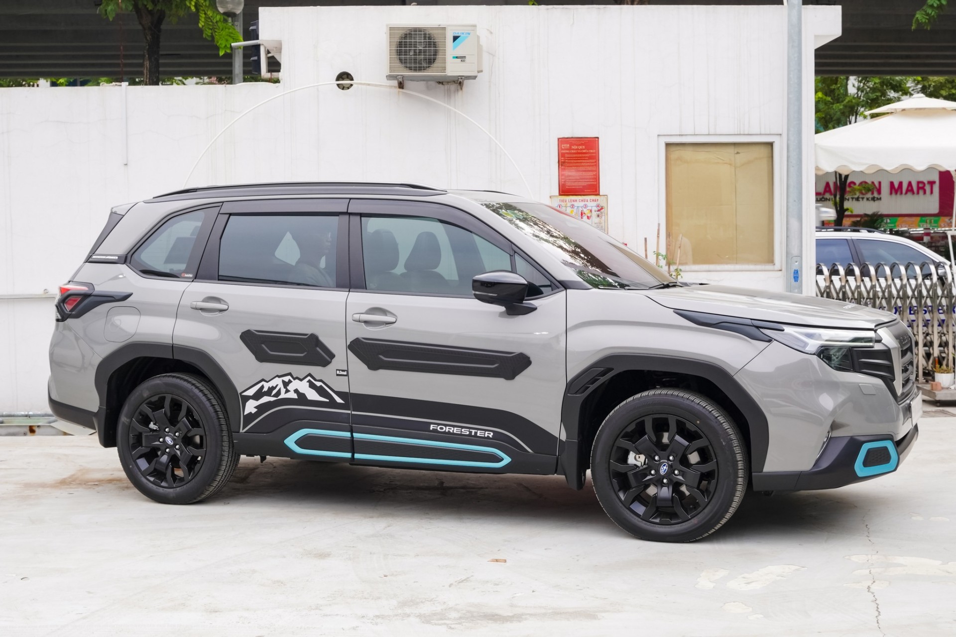 Subaru Forester 2025 ra mắt Việt Nam, tăng giá hơn 300 triệu đồng so với đời cũ