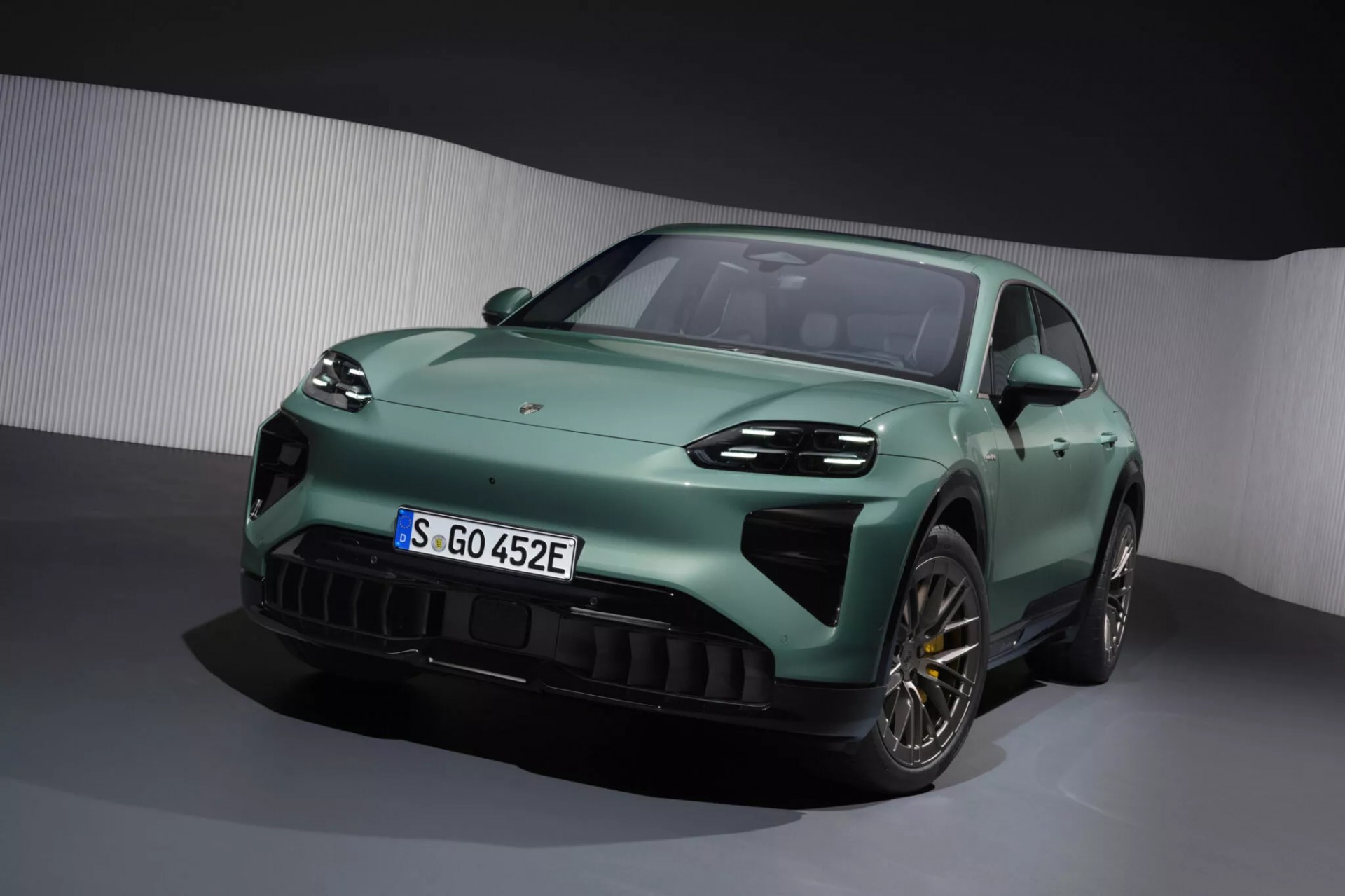 Phiên bản Porsche Cayenne Turbo Electric 2026