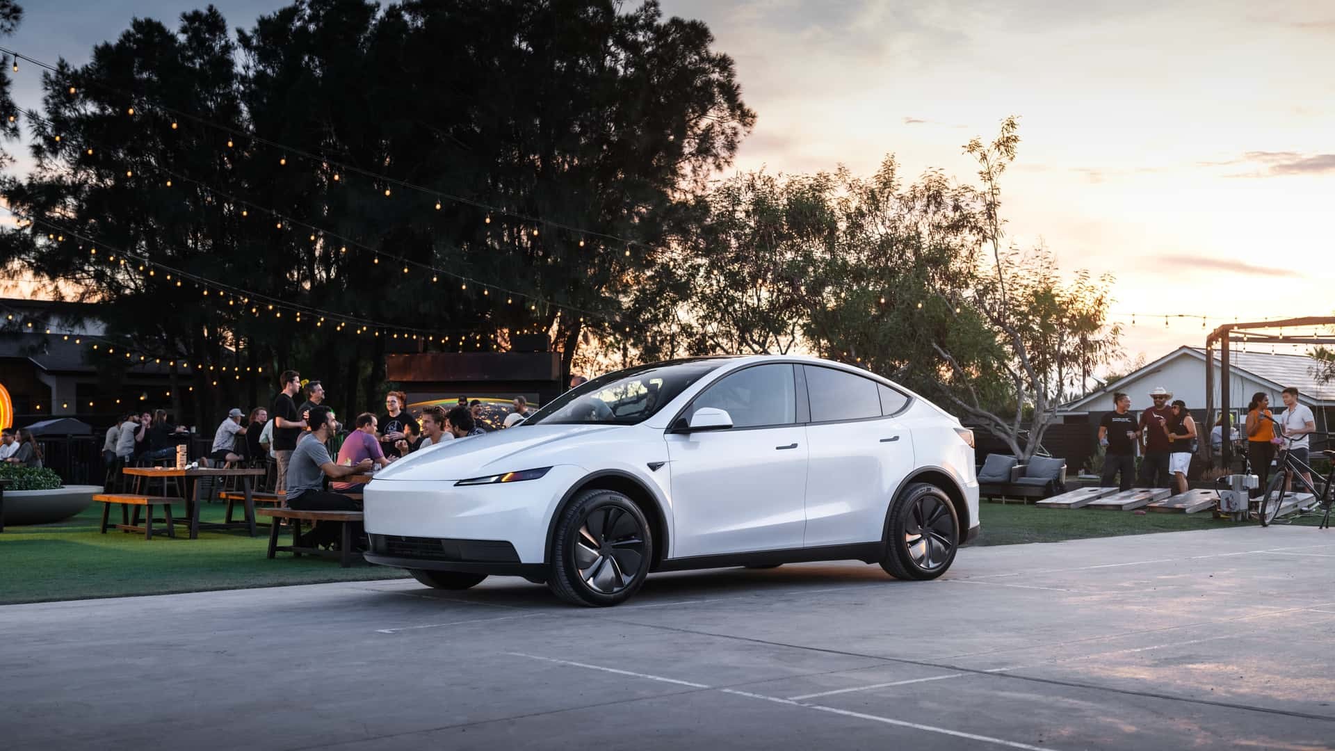 Hình ảnh Tesla Model Y bản tiêu chuẩn