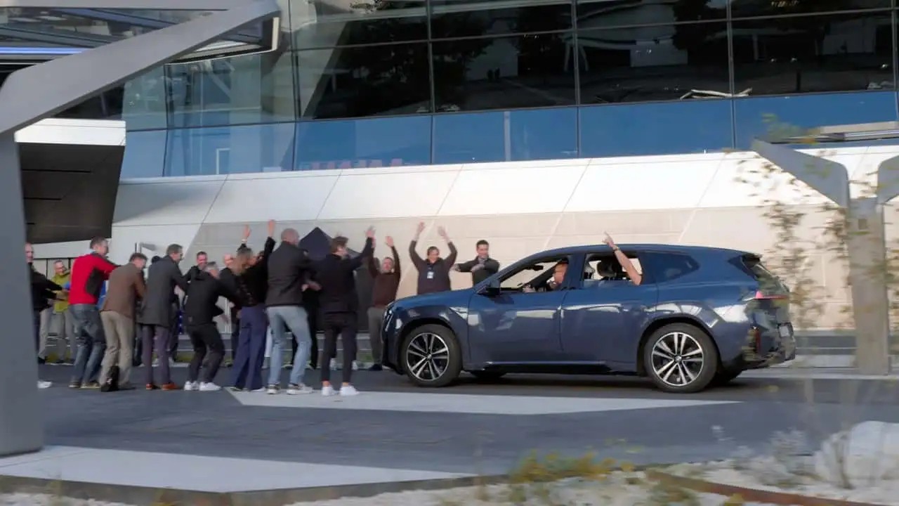 Thành tích của BMW iX3 cho thấy xe điện có thể đi xa phạm vi công bố nếu sử dụng trong điều kiện tối ưu