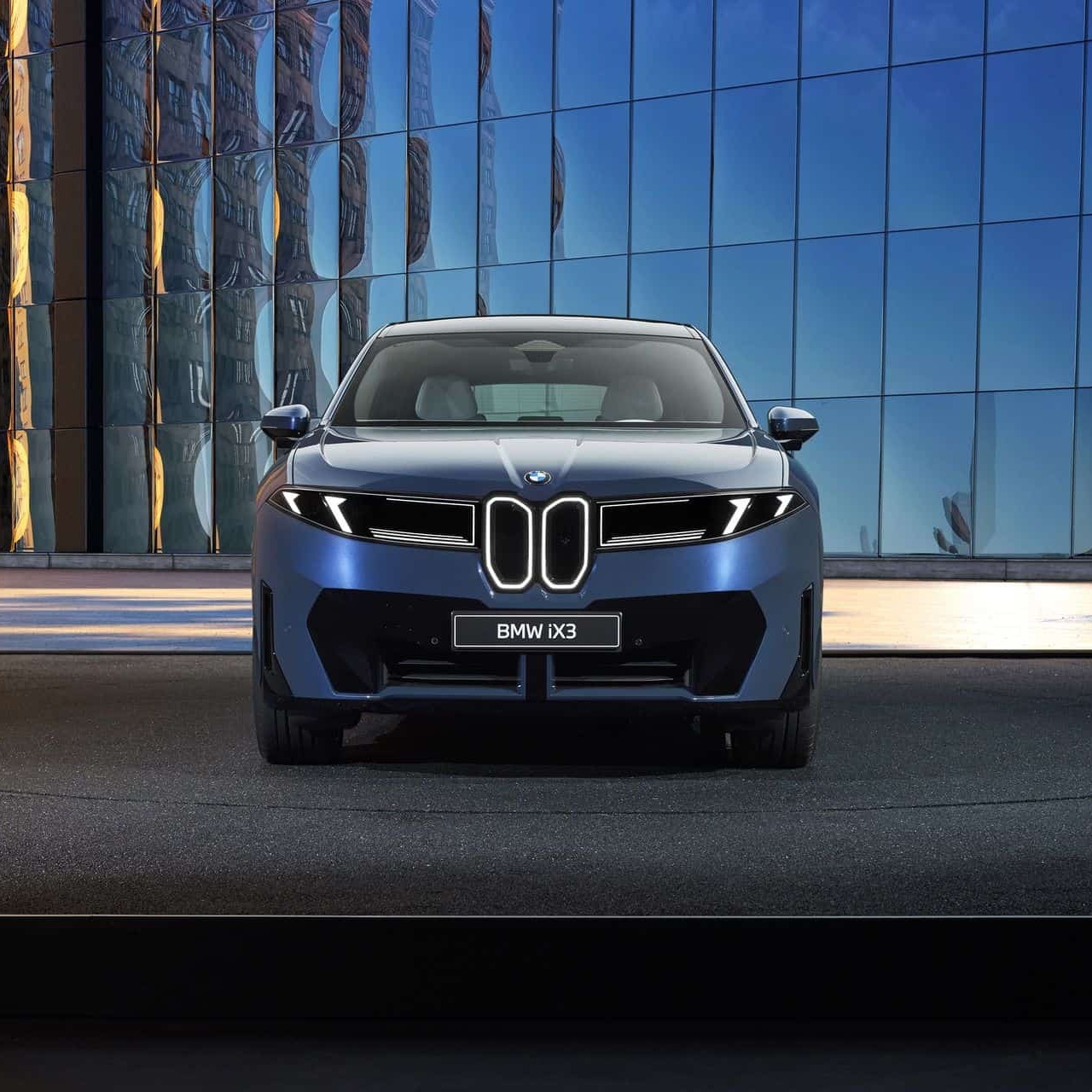 SUV điện BMW iX3 mới thực hiện thành công hành trình dài 1.007 km chỉ với một lần sạc