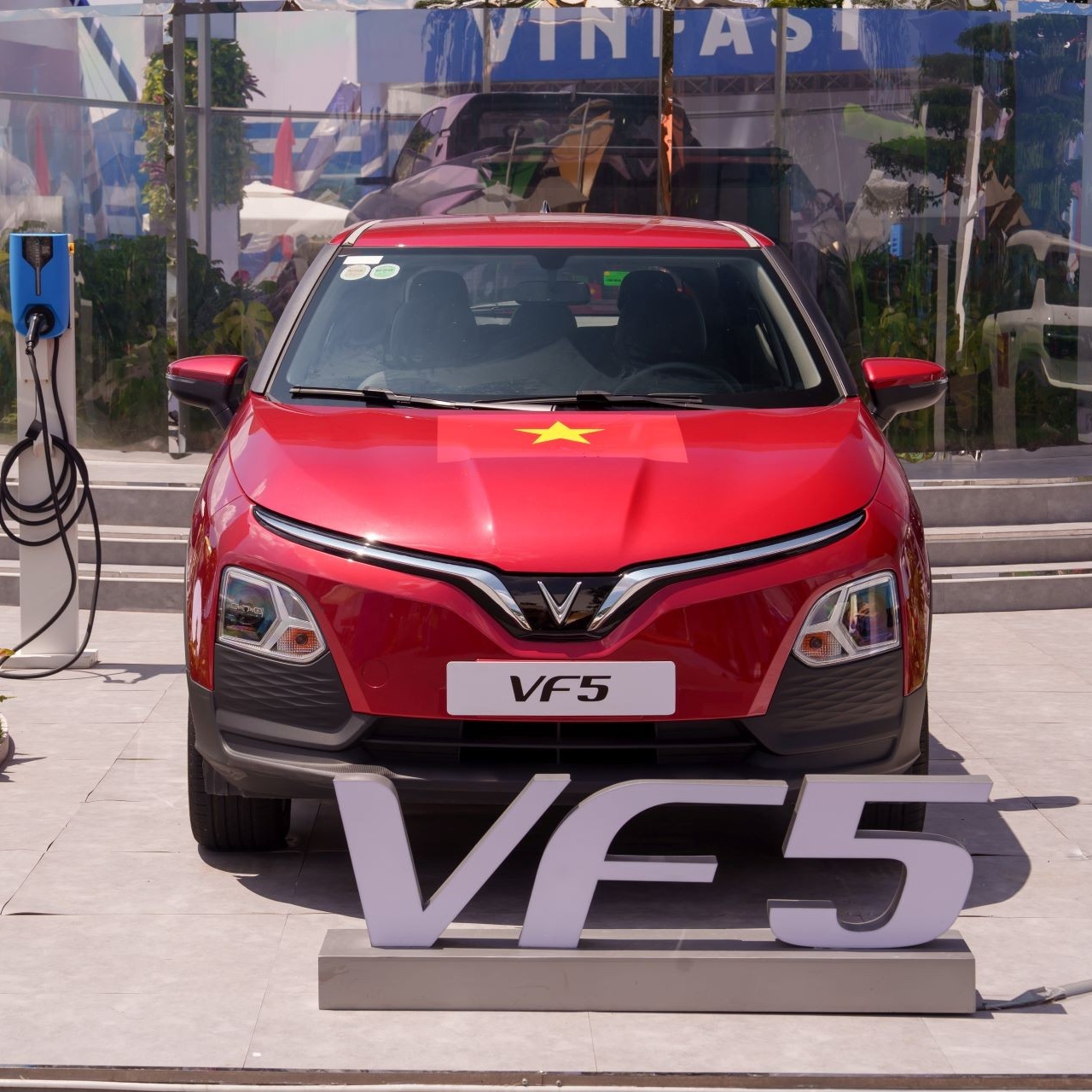 Chuyển từ xăng sang điện, chủ xe VF 5 ngỡ ngàng: Chất lượng hơn, tiết kiệm gần đủ mua thêm VF 3 cho vợ