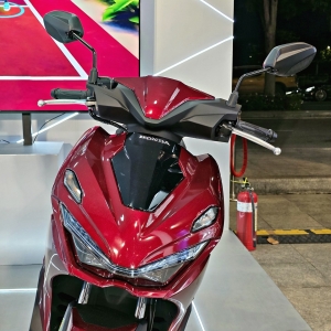 Cận cảnh Honda Air Blade thế hệ 2026, giá bán từ 42,2 triệu đồng