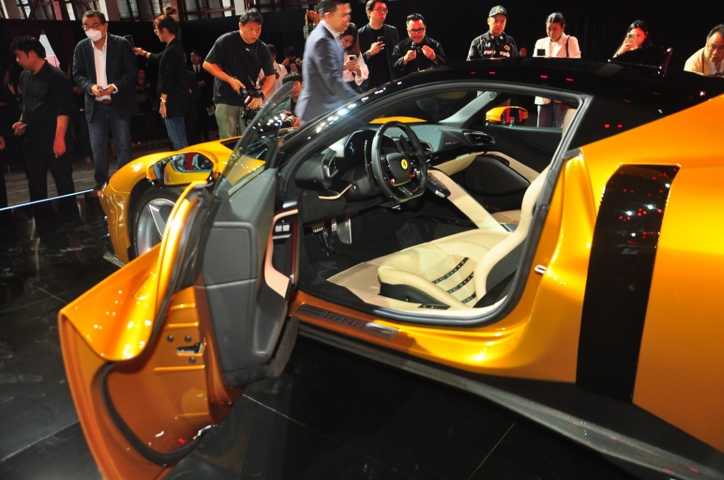 Ferrari 849 Testarossa ra mắt Đông Nam Á, giá quy đổi hơn 35 tỷ đồng Ferrari 849 Testarossa ra mắt Đông Nam Á, giá quy đổi hơn 35 tỷ đồng